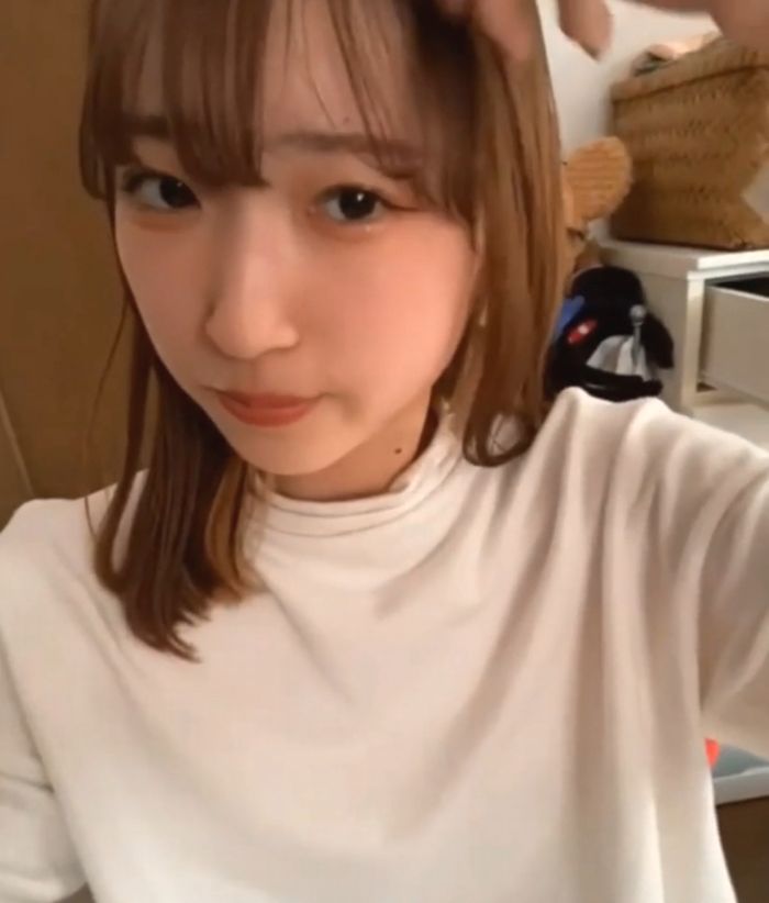 お金に目が眩んだ大学生がZoomオナ