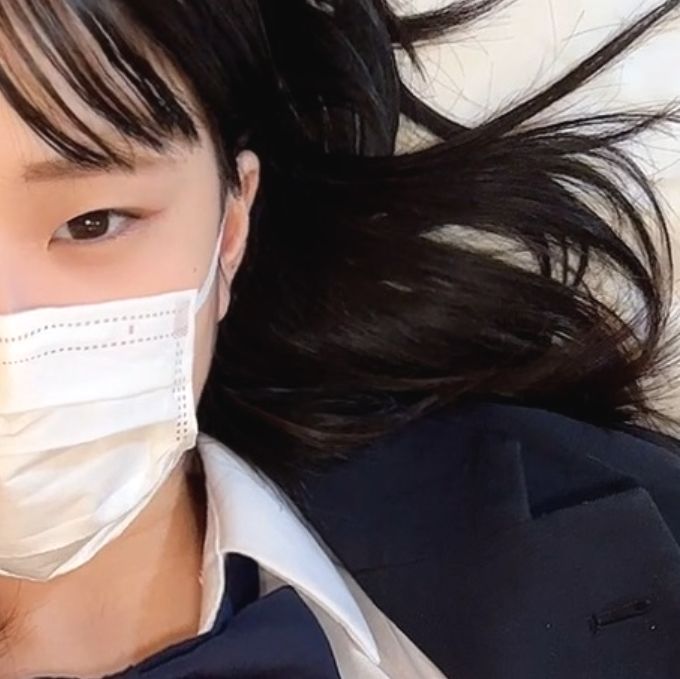 【個撮】色白キレ目〇.リ２　スマホ代やばいので身体を好き放題にされる「いまセックスしてますっ…。サイコーですっ…♥んんっっ！」淫語言わされ濡らす女に膣奥大量中出し