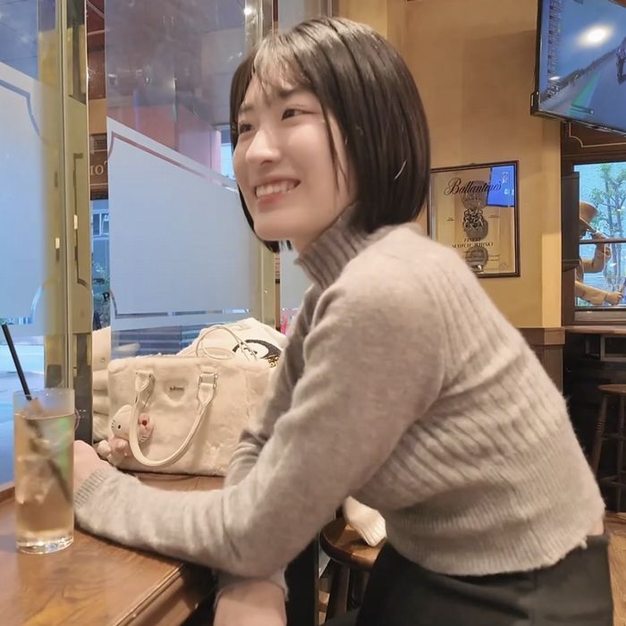 [無] [原画質] ２１歳清楚で笑顔が素敵な大学生に中出し！！