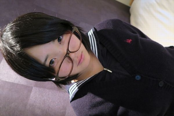 巨乳眼鏡美少女(18)に生チンポでお仕置きセックス
