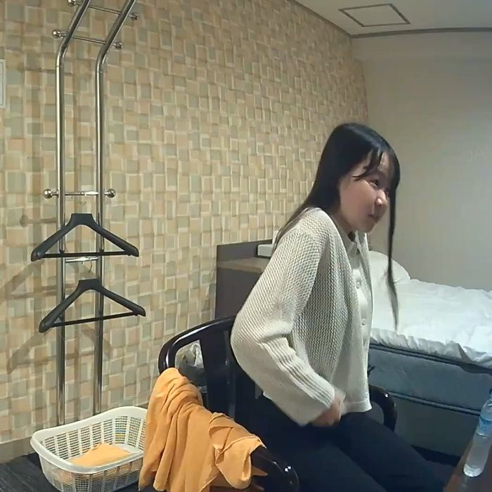 カクシドリ無修正　裏垢で出会った女の子１８歳ちはるちゃん　パパ活中出し