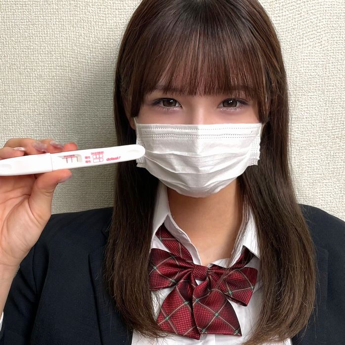 アカウント移行第②弾　今年3月に卒業したばかりの18歳はなんと現在妊娠中！若くして孕んだ身体に情け無用のガン突き中出し！