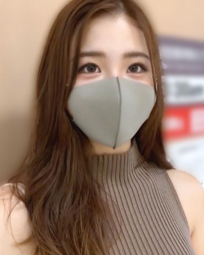 【計97分高画質】大手航空会社国際線 ”本物巨乳CA” 制服脱ぎ捨てFC2初出演。危険日生中出し含む計3発射希少高額撮影。※売り切れ次第終了